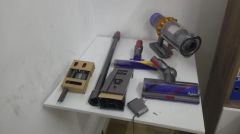 Dyson V15 Detect Absolute 2023  ( Ithalatçı Garantili )