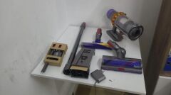 Dyson V15 Detect Şarjlı Dikey Süpürge