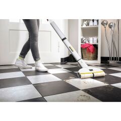 Karcher EWM 2 Şarjlı Zemin Temizleme Makinesi