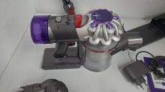 Dyson V8 Absolute (Gümüş/nikel)